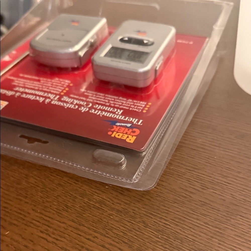 Maverick Redi-Chek Remote Cooking Thermometer check up to 100 ft away! - Picture 5 of 6